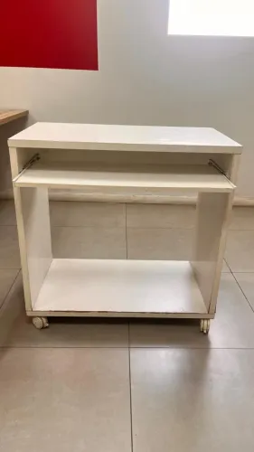 Mesa computador branca