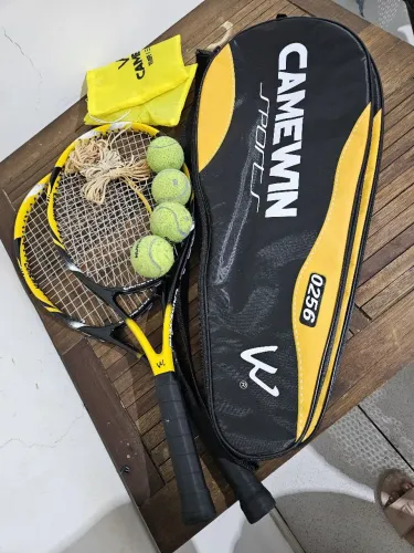 Kit com 2 Raquetes de Tênis, 4 Bolas + Acessórios