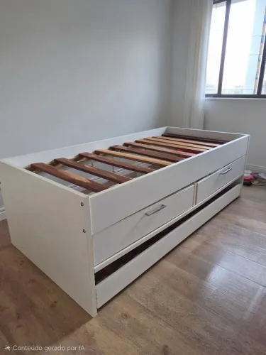 Bicama em MDF em bom estado.