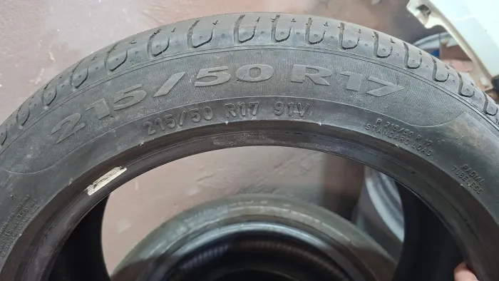 Pneus 215/50/17