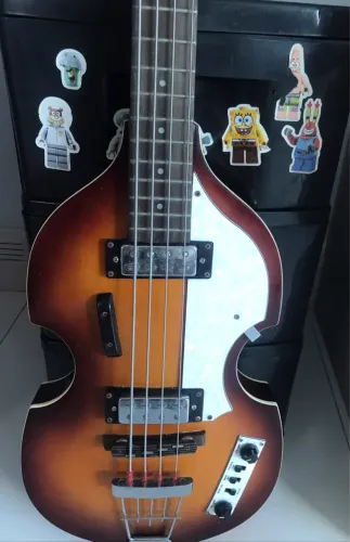 Baixo hofner novo