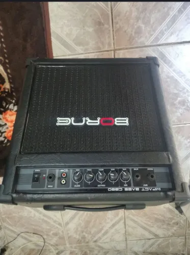 Caixa amplificada borne