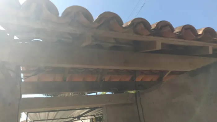 Vênda de cobertura para portão em maçaranduba 