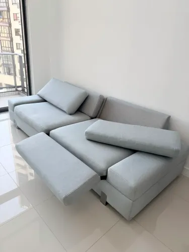 Sofá 4 lugares com apoio para pernas