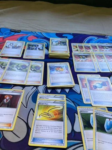 Lote Trainers Pokémon TCG | Ultra Bola, N, Sycamore, VS Seeker, Skyla e mais!