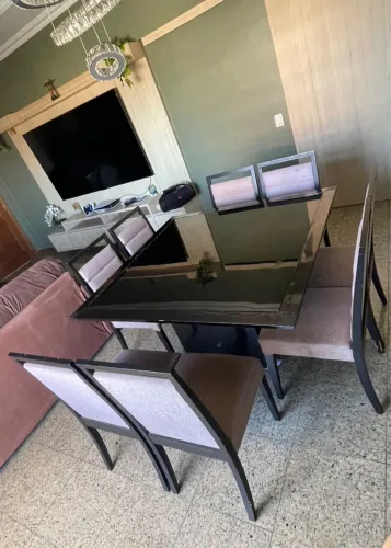 Mesa de Jantar Quadrada com 08 cadeiras Tok & Stok