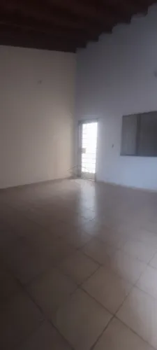 Casa ampla com 2 dormitórios, sendo 1 suíte - VILA DUTRA!