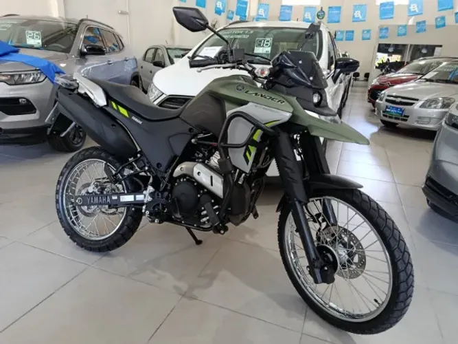 Yamaha XTZ 250 Lander Connected 2025