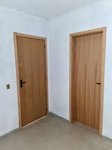 Porta e janela sob medida.