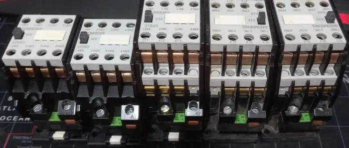 5 Contatores Potência (2 Siemens 3TB40 22-0X + 2 Siemens 3TH80 40-0X)