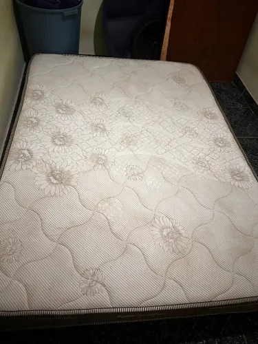 Vende-se colchão + box de casal