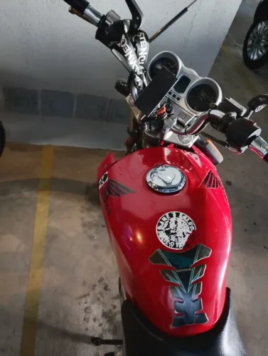 Vendo ou troco CBX Twister 2005.