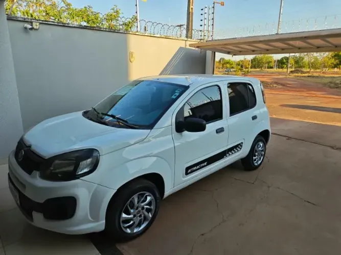 Fiat Uno Attractive 1.0 EVO Fire Flex 8V 5P 2019