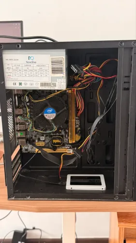 PC Desktop Intel Core i3 / 8GB RAM / SSD Rápido / Wi-Fi + Bluetooth / Pronto p/ Uso