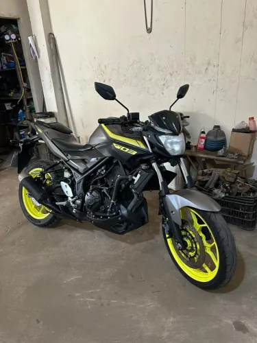 MOTO YAMAHA MT03 À VENDA