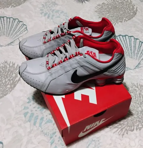 Tênis Nike Shox.