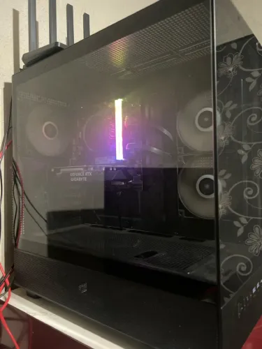 Pc gamer com monitor e cadeira gamer