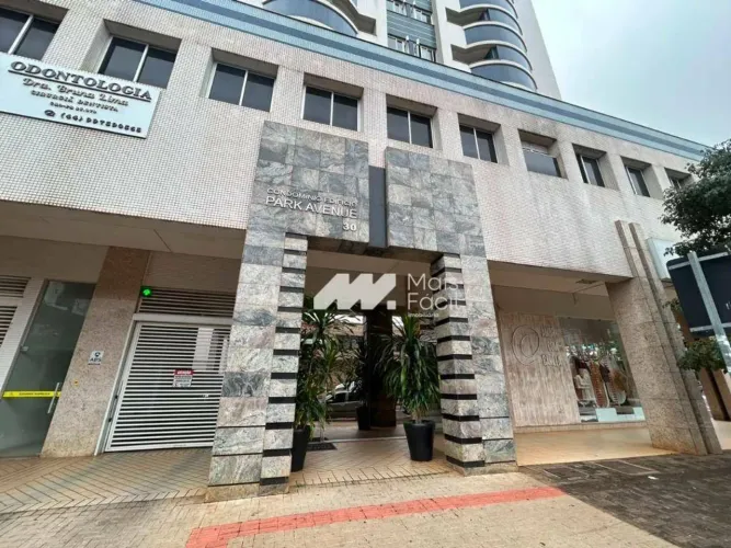 Apartamento com 1 dormitório para alugar, 70 m² por R$ 2.670,00/mês - Zona 01 - Maringá/PR