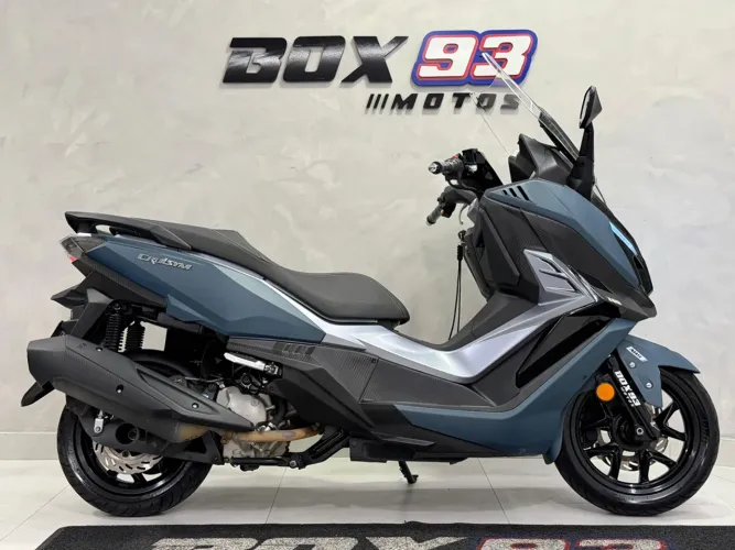 Dafra Cruisym 300 2025