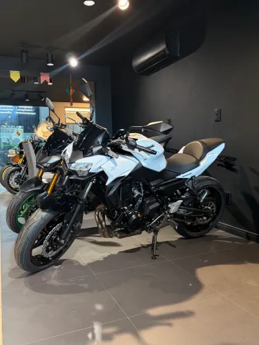 KAWASAKI Z650 - VENDEDOR RICARDO