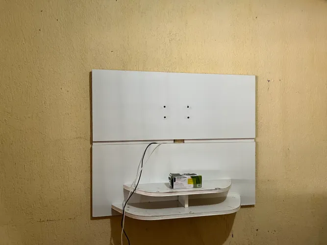 PAINEL DE MADEIRA BRANCO PEQUENO