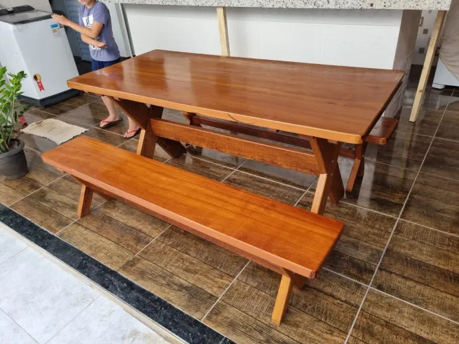 Mesa Madeira Com Bancos Grossa Pesada