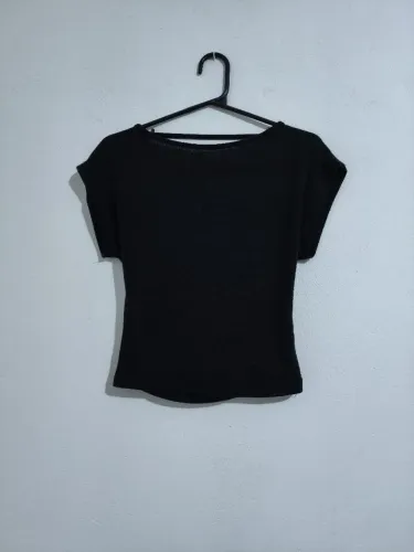 blusa costas abertas manga morcego, decote na parte traseira chic básica verão baby tee