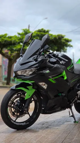 Kawasaki Ninja 400 baixo km