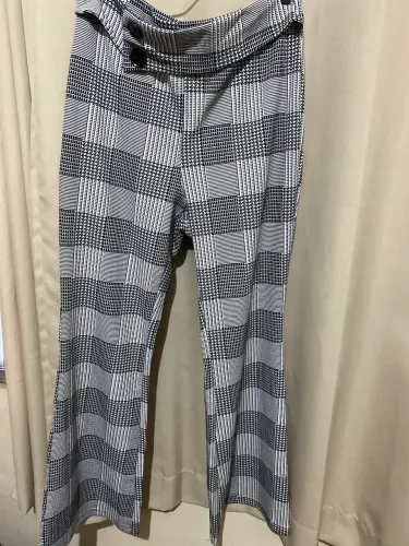 Calça Shein Flaire tamanho 44