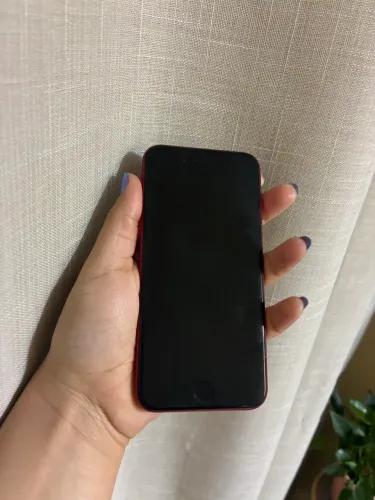 iPhone SE 128GB - Product RED