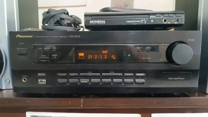 Receiver Pioneer VSx-D409 + SUBWOOFER ORIGINAL