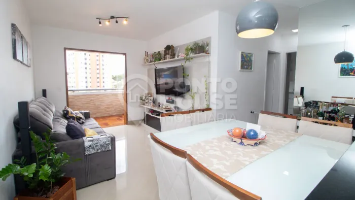 Apartamento à venda na Vila Gumercindo, 75m², 3 dormitórios, 2 vagas, depósito