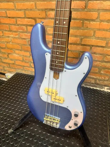 Baixo Studebaker Precision 