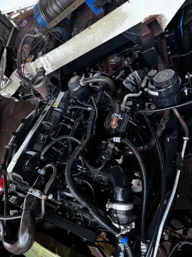 Motor cuminns  ISF 3.8 e caixa eaton 9.180 / 11.180 / 9.170