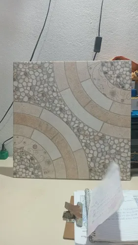 19 peças de cerâmica anti derrapante de 0,45mm X 0,45mm.