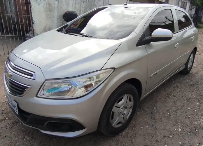 Chevrolet Onix Hatch LT 1.0 8V Flex Power Mec. 4P 2013