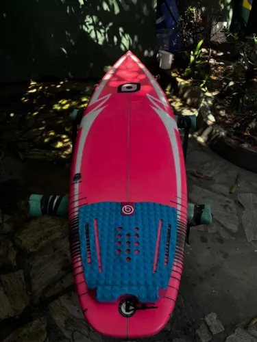 Prancha 5'10 29L perfeito estado (não acompanha quilhas)