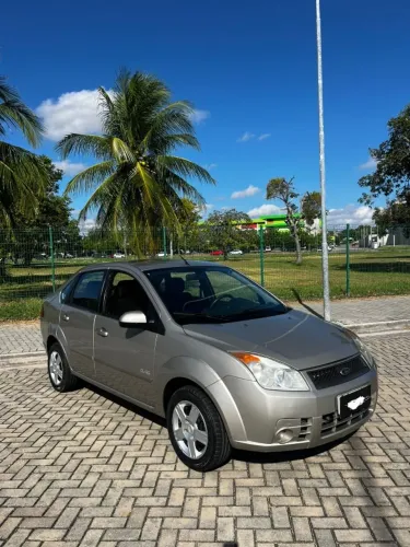 Ford Fiesta Sedan 1.0 8V Flex 4P 2009