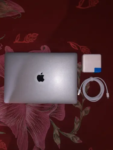 macbook pro 2017 i5 8gb ram 256gb ssd