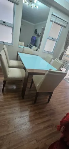Mesa de Jantar Retangular em Madeira e Vidro (1,60m x 0,90m) + 6 Cadeiras