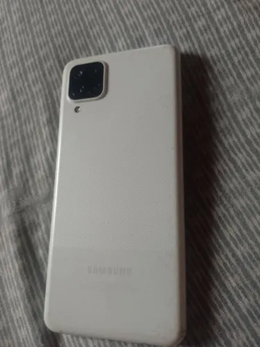 Vendo um Samsung 64 GB A 12 marca Samsung valor 250 reais tudo ok 