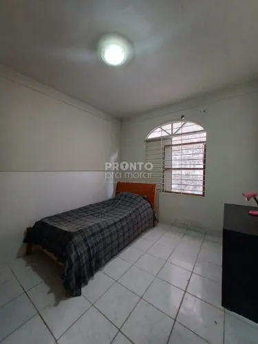 Casa com 4 quartos em Candeias