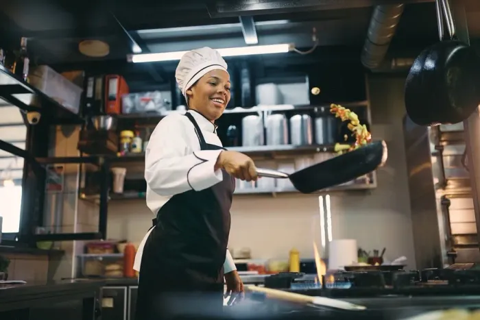Contrata se cozinheira com experiência em restaurante 