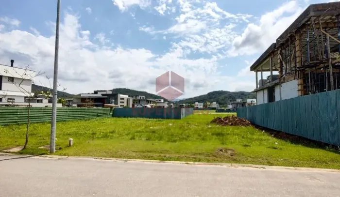 Terreno à venda de 300m² no Condomínio Reserva da Pedra, no bairro Pedra Branca, Palhoça/S