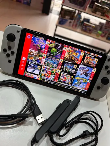 Nintendo Switch Oled + Cartão de 256GB