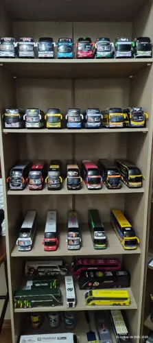 Miniaturas de ônibus Roma petroleum