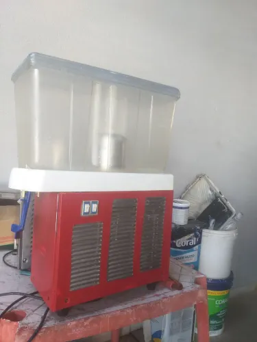 Vendo máquina de suco refresqueira