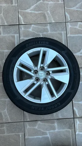 Jogo Rodas Aro 16 Corolla GLI com pneus Pirelli
