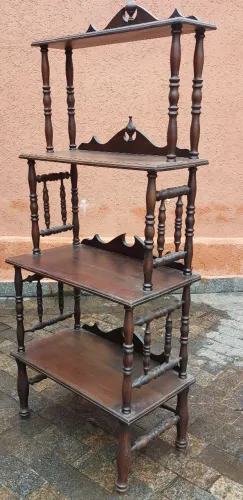 Estante de madeira maciça