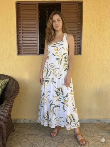 Vestido longo Marffino, tamanho P, detalhes em lese
